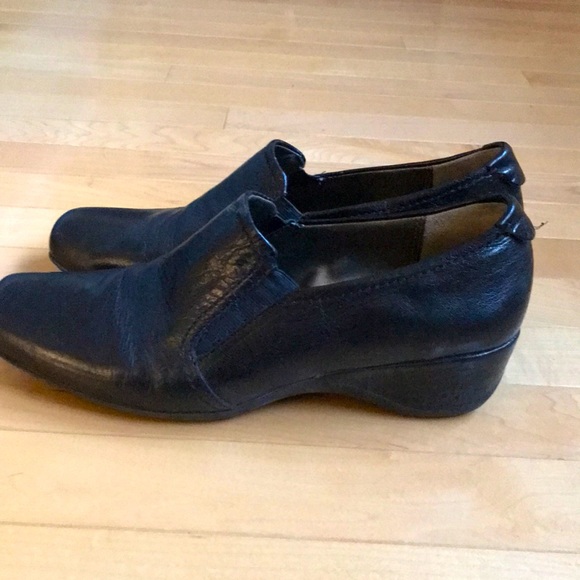 Womens shoes - Picture 1 of 5